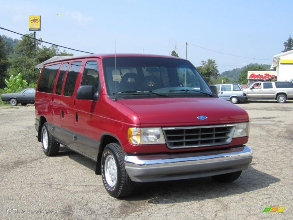 1993 E Series Van E150 Club Wagon Passenger - Electric Current Red Metallic / Gray photo #12
