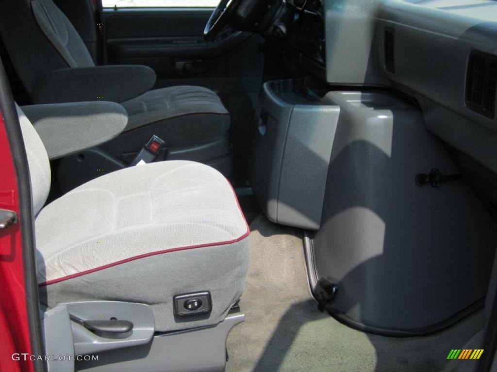 1993 E Series Van E150 Club Wagon Passenger - Electric Current Red Metallic / Gray photo #13