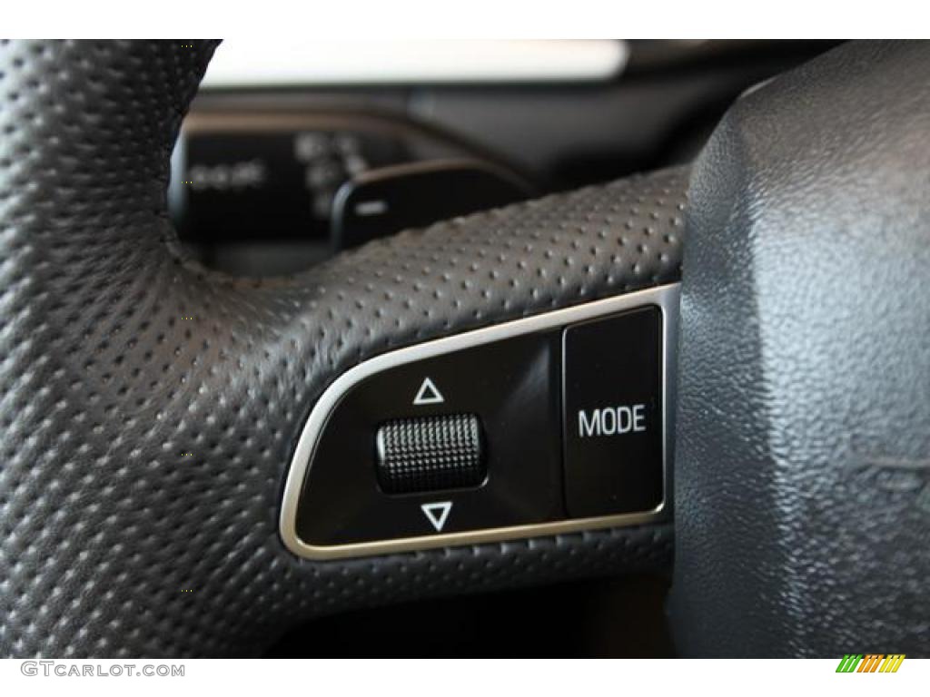 2009 A4 2.0T Sedan - Brilliant Black / Black photo #29