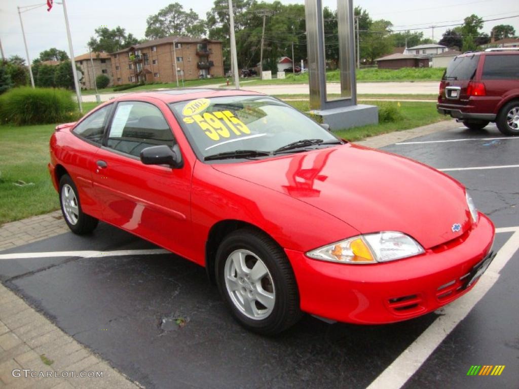 2002 Cavalier LS Coupe - Bright Red / Graphite photo #3