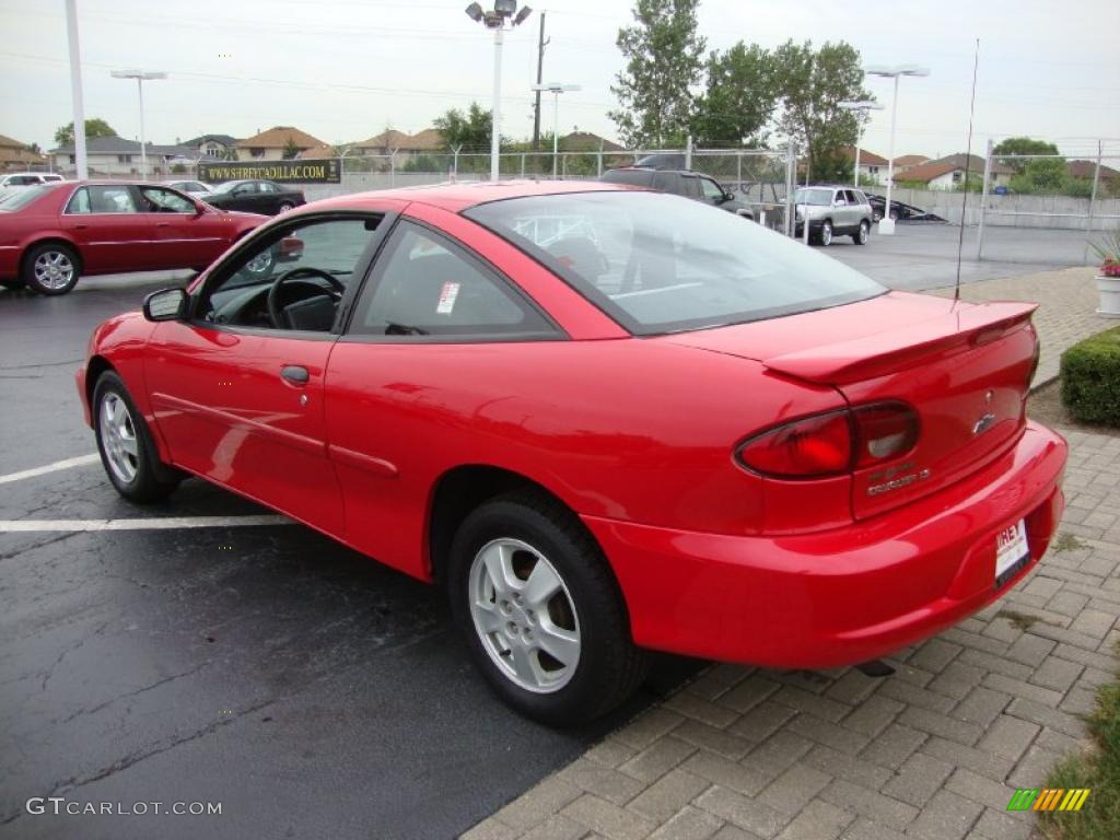 2002 Cavalier LS Coupe - Bright Red / Graphite photo #6