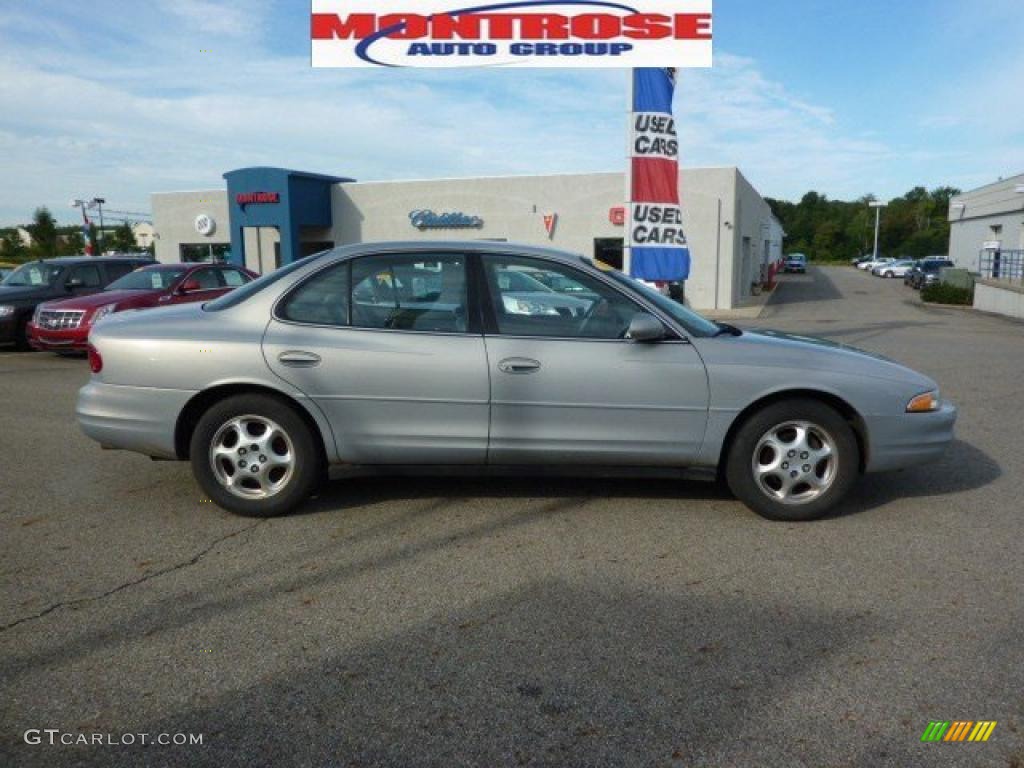 1998 Intrigue GL - Silver Metallic / Gray photo #1