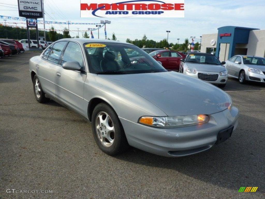 1998 Intrigue GL - Silver Metallic / Gray photo #3