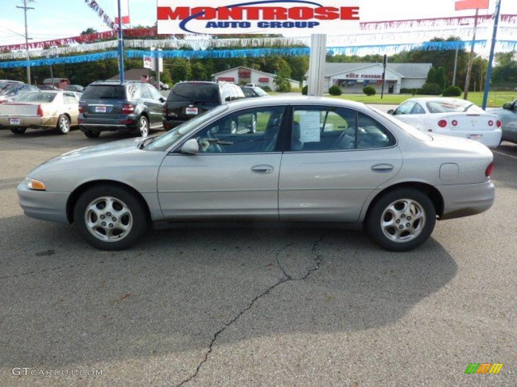 1998 Intrigue GL - Silver Metallic / Gray photo #6