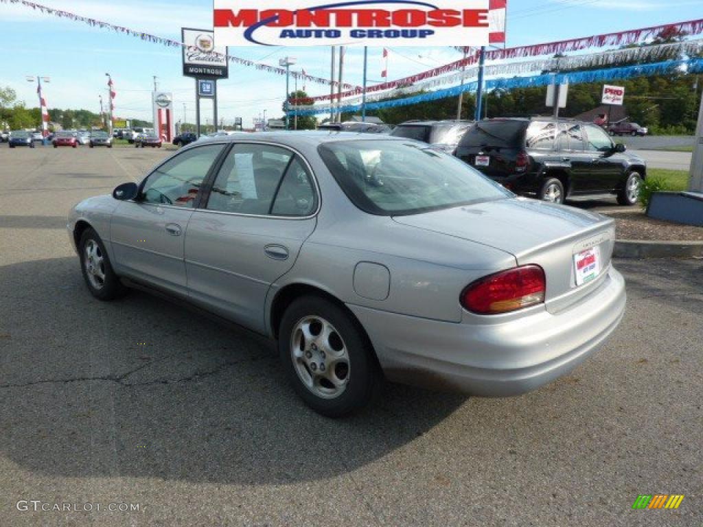 1998 Intrigue GL - Silver Metallic / Gray photo #8