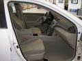 Super White - Camry LE Photo No. 28