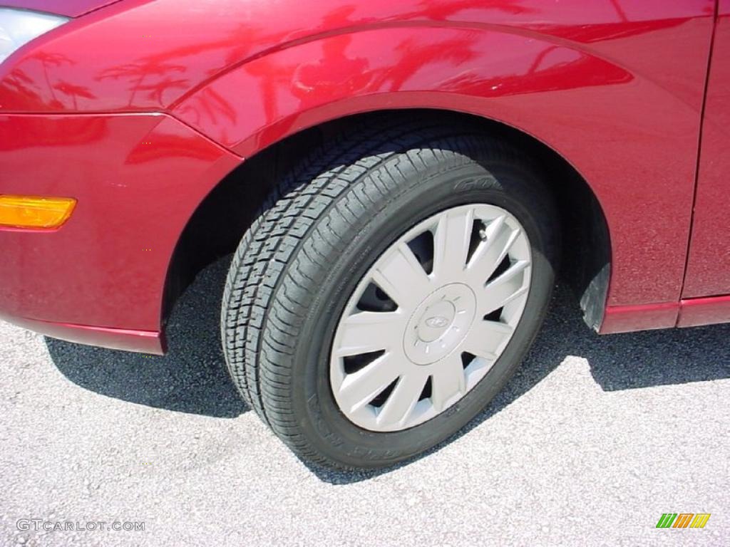 2005 Focus ZX3 S Coupe - Sangria Red Metallic / Dark Flint/Light Flint photo #25