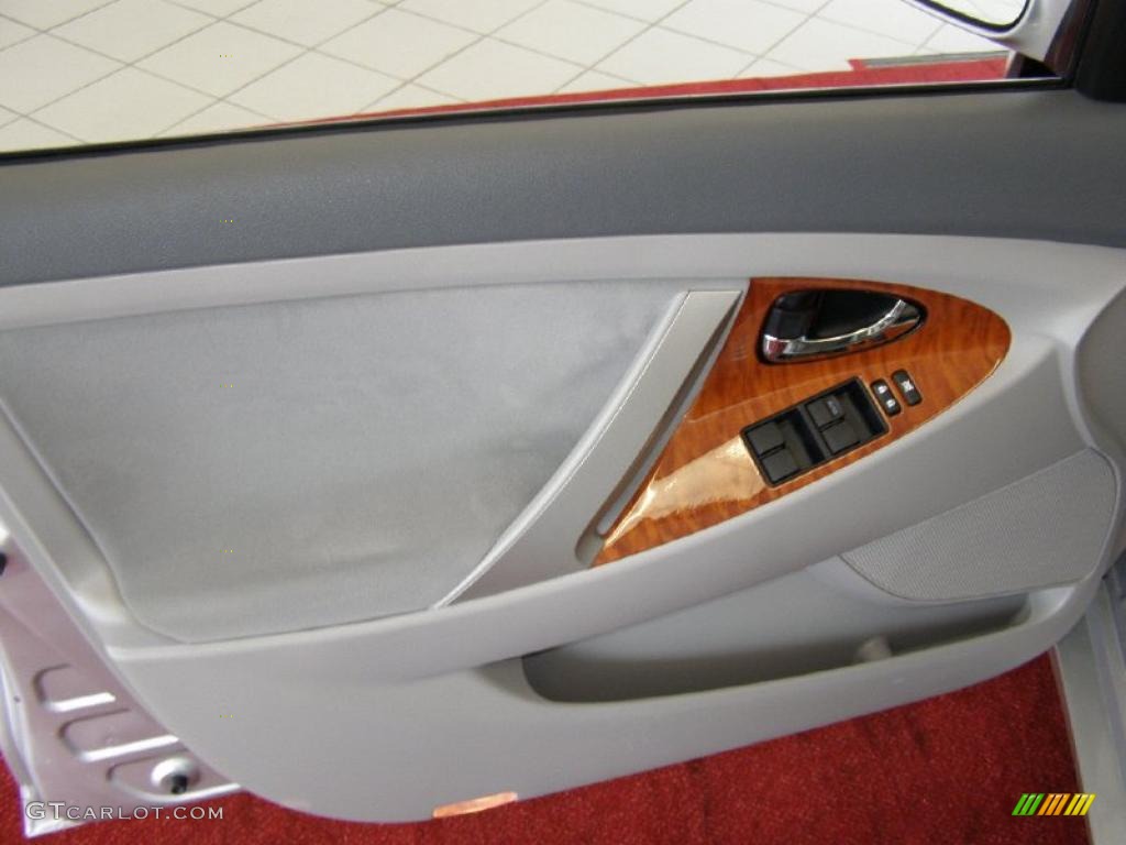 2008 Camry XLE - Classic Silver Metallic / Ash photo #11