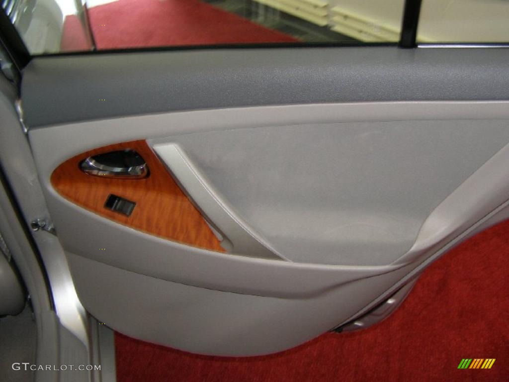 2008 Camry XLE - Classic Silver Metallic / Ash photo #26