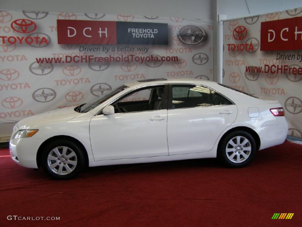 2008 Camry XLE - Super White / Bisque photo #4