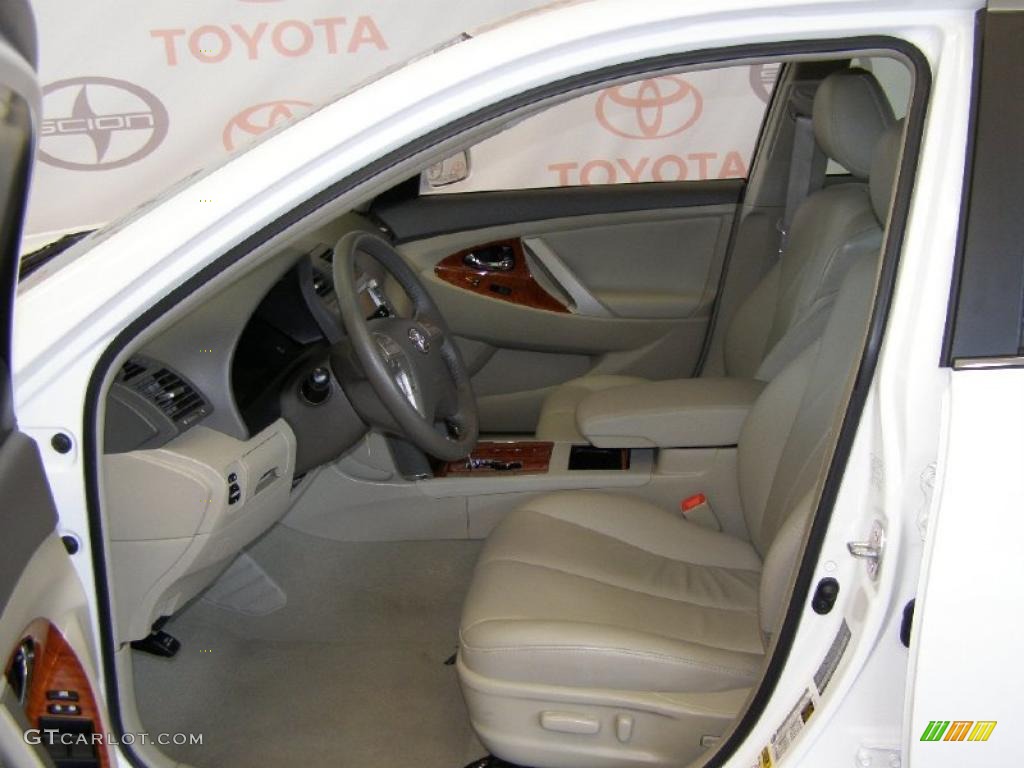 2008 Camry XLE - Super White / Bisque photo #13