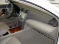 2008 Super White Toyota Camry XLE  photo #29