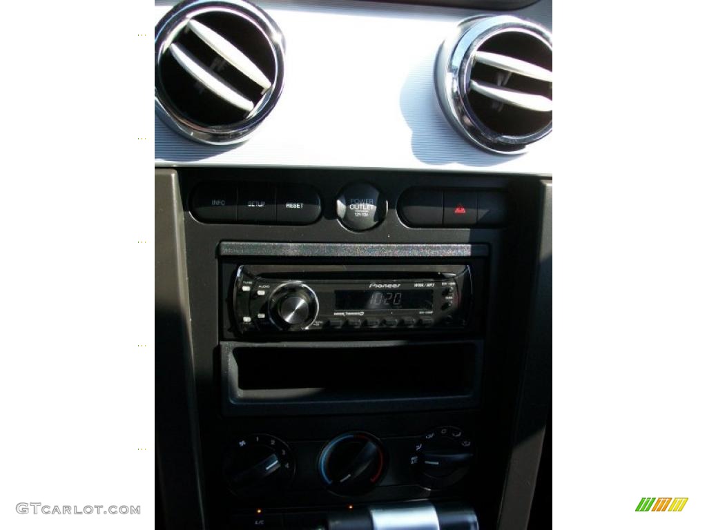2005 Mustang V6 Premium Coupe - Windveil Blue Metallic / Dark Charcoal photo #15