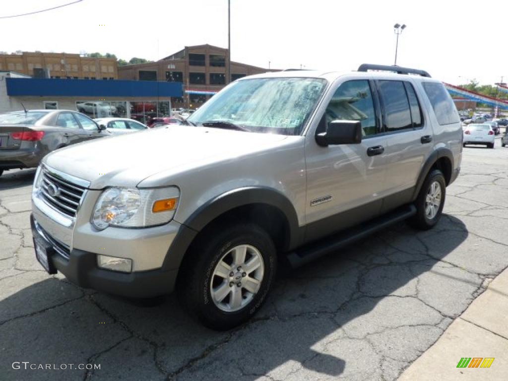 2006 Explorer XLT 4x4 - Silver Birch Metallic / Stone photo #5