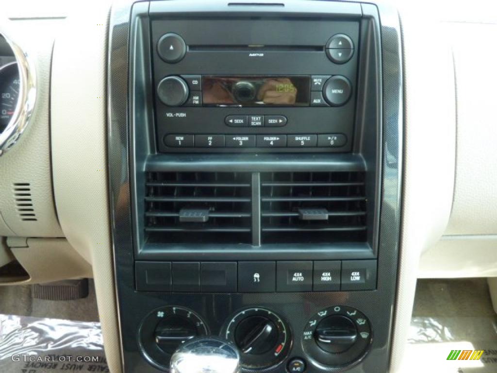 2006 Explorer XLT 4x4 - Silver Birch Metallic / Stone photo #23