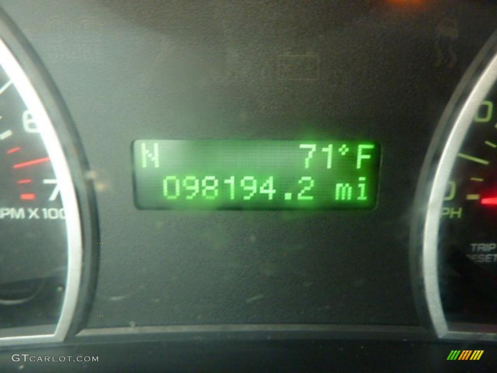 2006 Explorer XLT 4x4 - Silver Birch Metallic / Stone photo #25