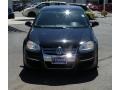Black - Jetta SE Sedan Photo No. 2