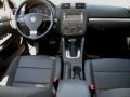 Black - Jetta SE Sedan Photo No. 9
