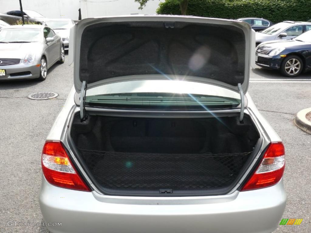 2004 Camry SE V6 - Lunar Mist Metallic / Dark Charcoal photo #18