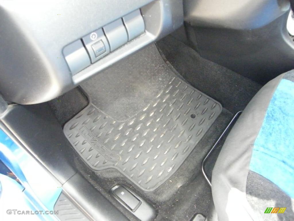 2006 MAZDA3 s Hatchback - Winning Blue Metallic / Black/Blue photo #17