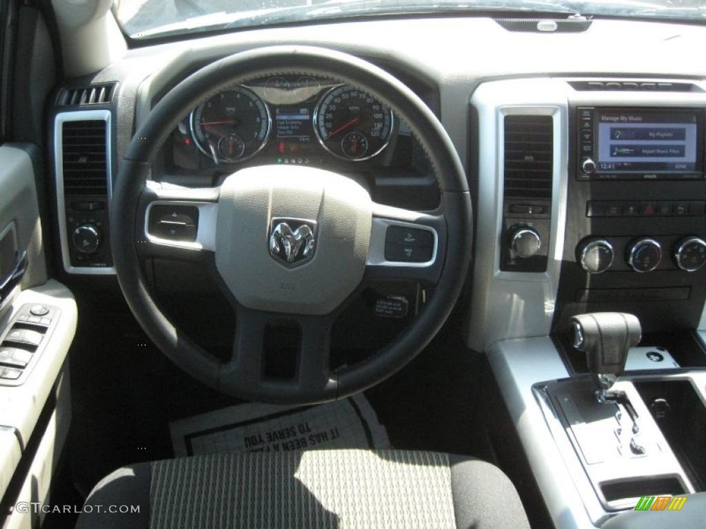 2010 Ram 1500 Big Horn Crew Cab 4x4 - Bright Silver Metallic / Dark Slate/Medium Graystone photo #9