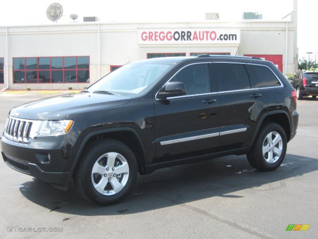 2011 Grand Cherokee Laredo X Package 4x4 - Brilliant Black Crystal Pearl / Dark Graystone/Medium Graystone photo #1