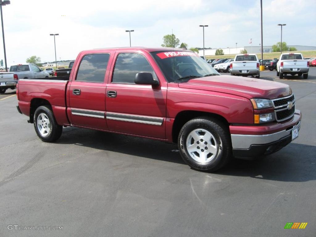 2006 Silverado 1500 LT Crew Cab - Sport Red Metallic / Dark Charcoal photo #3