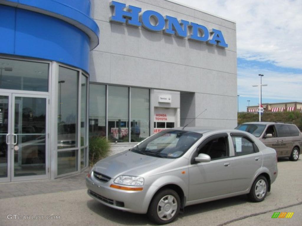 2004 Aveo Sedan - Galaxy Silver Metallic / Gray photo #1