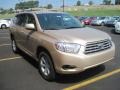 2010 Sandy Beach Metallic Toyota Highlander   photo #2