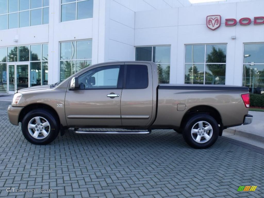 2004 Titan SE King Cab 4x4 - Copper / Sand/Steel photo #2
