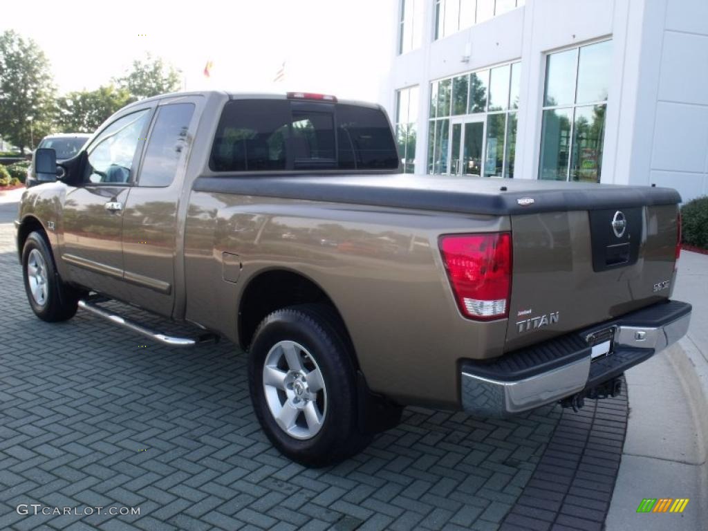 2004 Titan SE King Cab 4x4 - Copper / Sand/Steel photo #3