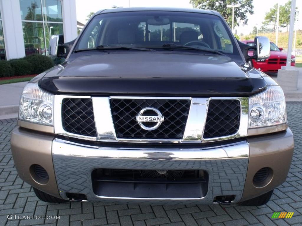2004 Titan SE King Cab 4x4 - Copper / Sand/Steel photo #8