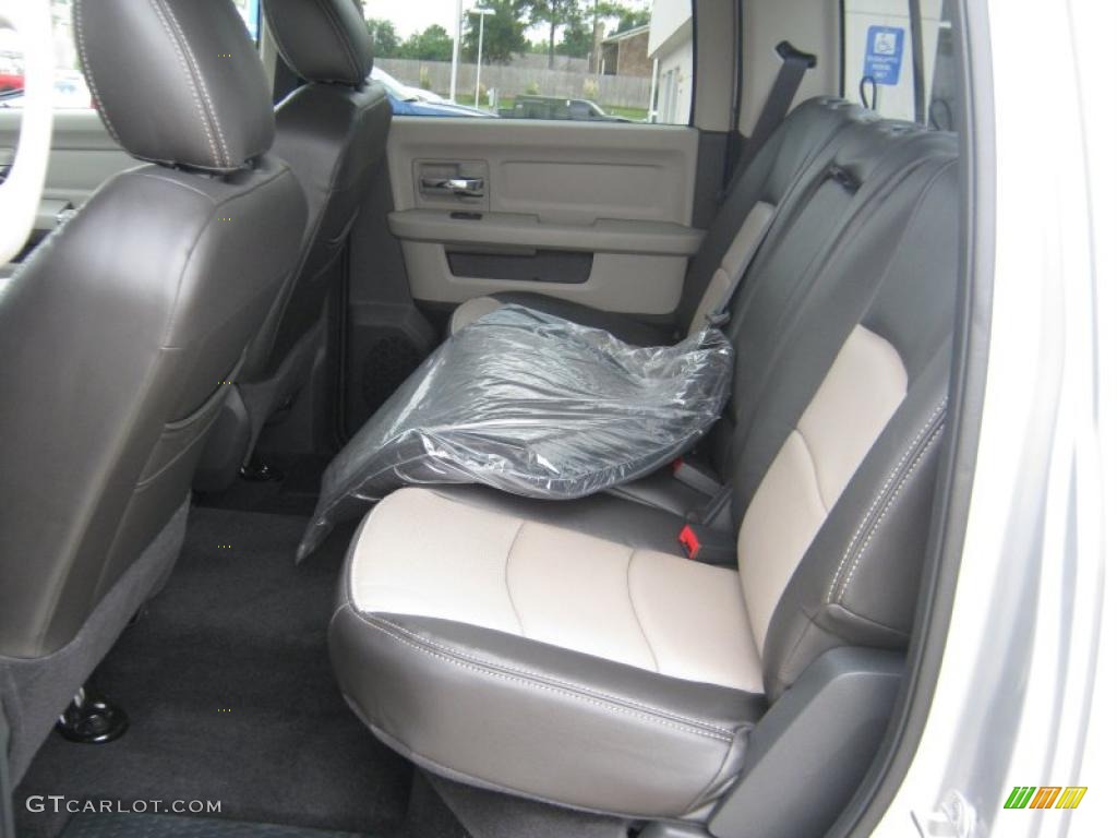 2011 Ram 1500 Lone Star Crew Cab - Bright Silver Metallic / Dark Slate Gray/Medium Graystone photo #14