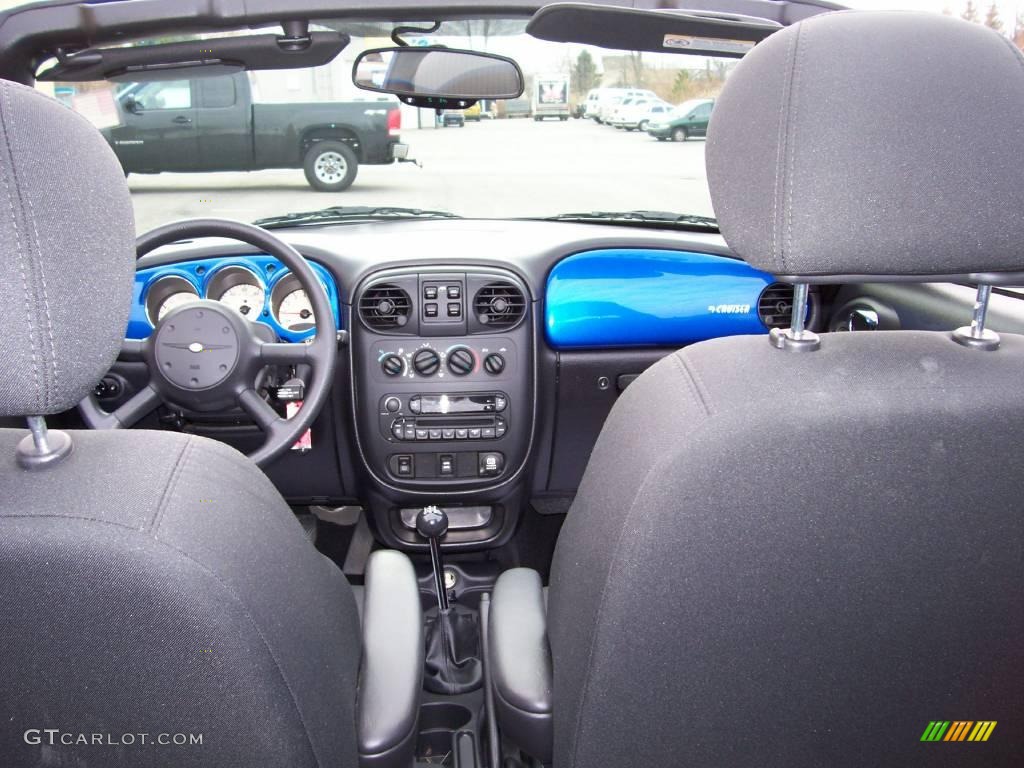 2005 PT Cruiser Touring Convertible - Electric Blue Pearl / Dark Slate Gray photo #17