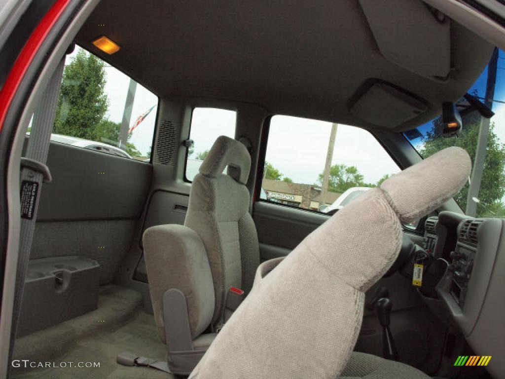 1997 S10 LS Extended Cab - Standard Red / Graphite photo #9