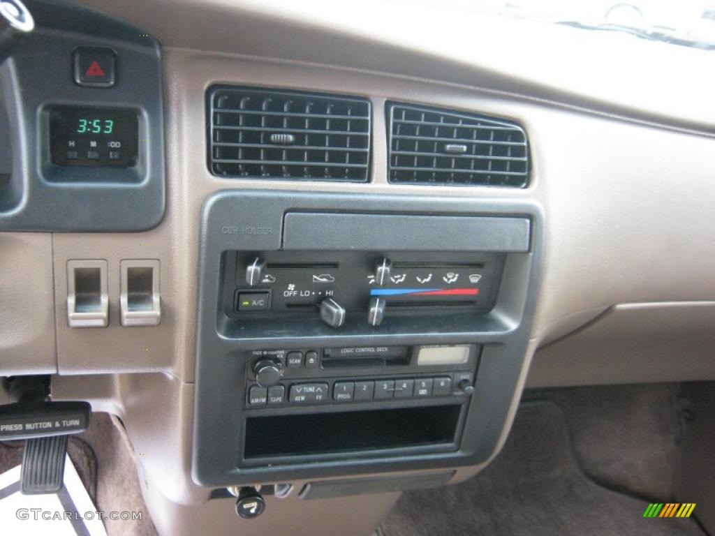 1996 Toyota T100 Truck SR5 Extended Cab Controls Photo #34953930