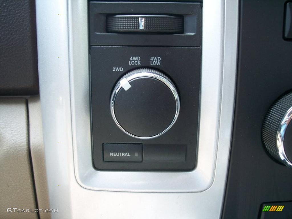 2009 Ram 1500 Big Horn Edition Crew Cab 4x4 - Stone White / Light Pebble Beige/Bark Brown photo #43