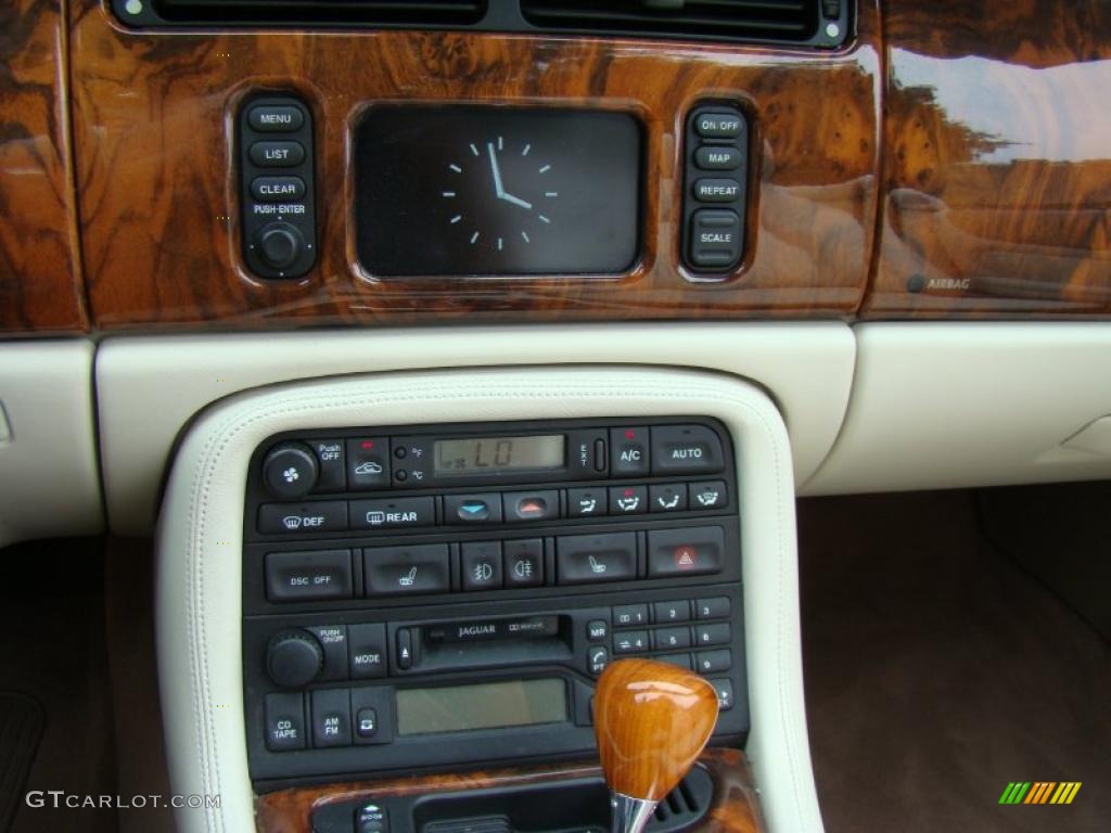 2005 XK XK8 Convertible - Pacific Blue Metallic / Ivory photo #16