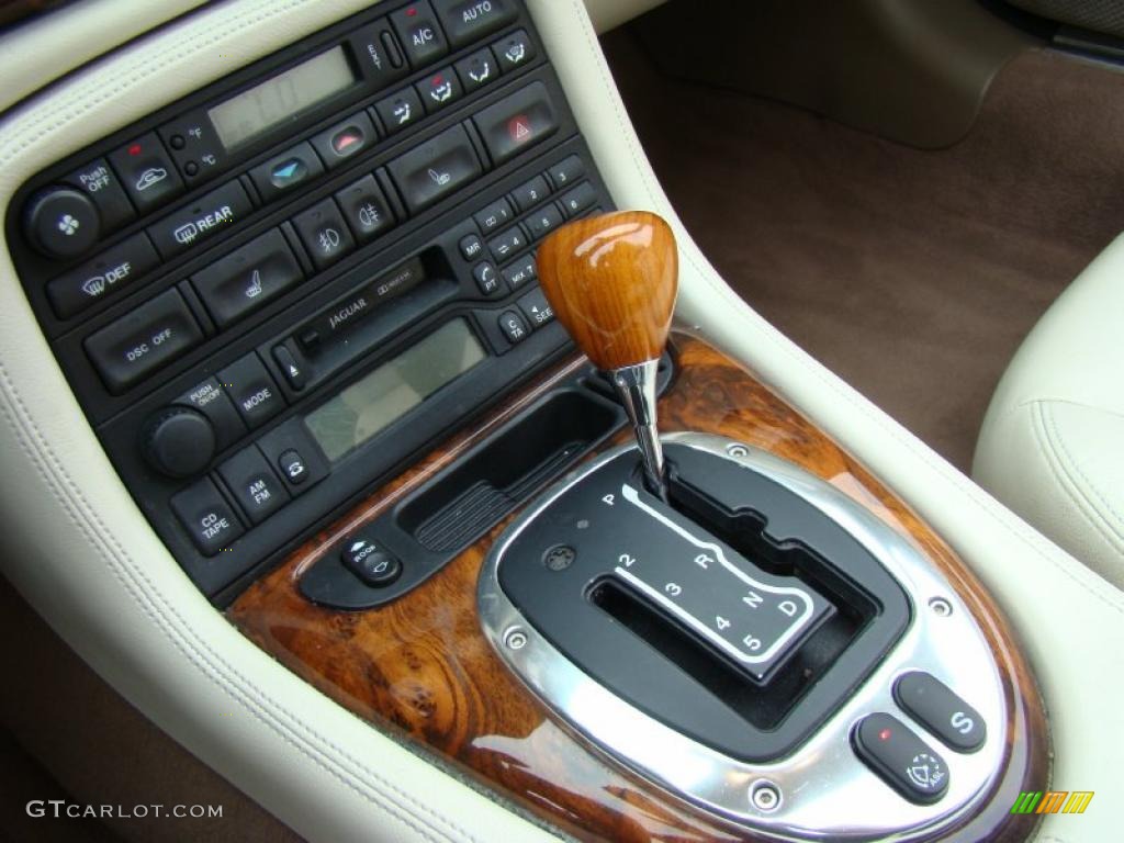 2005 XK XK8 Convertible - Pacific Blue Metallic / Ivory photo #17