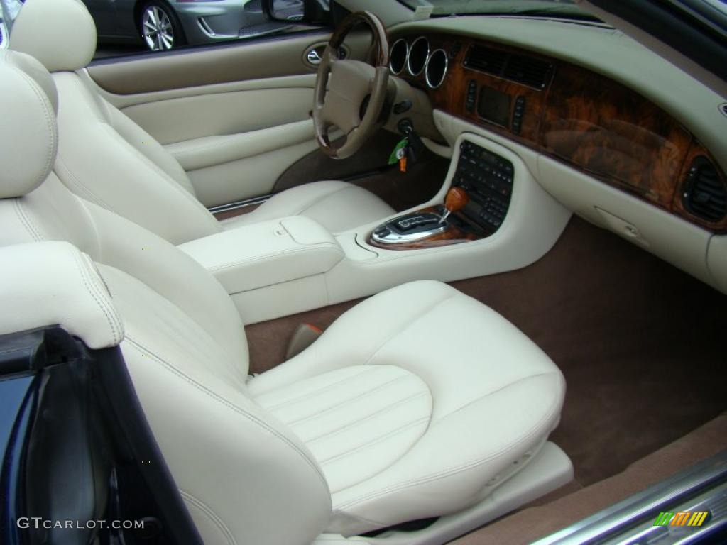 2005 XK XK8 Convertible - Pacific Blue Metallic / Ivory photo #21