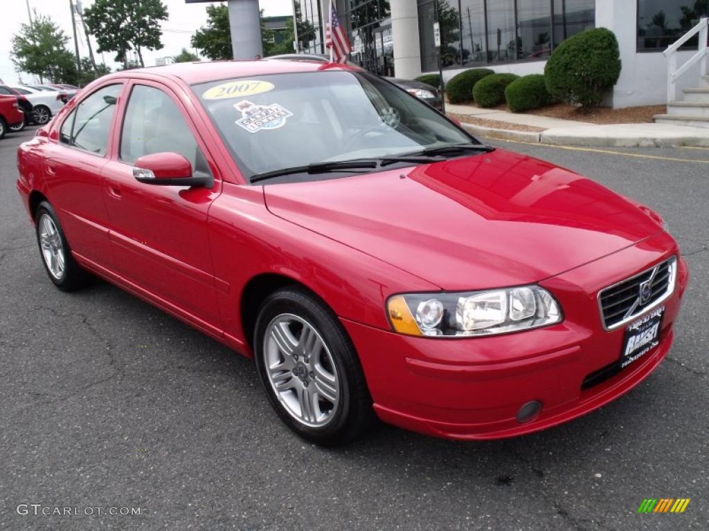 2007 S60 2.5T - Passion Red / Graphite photo #1