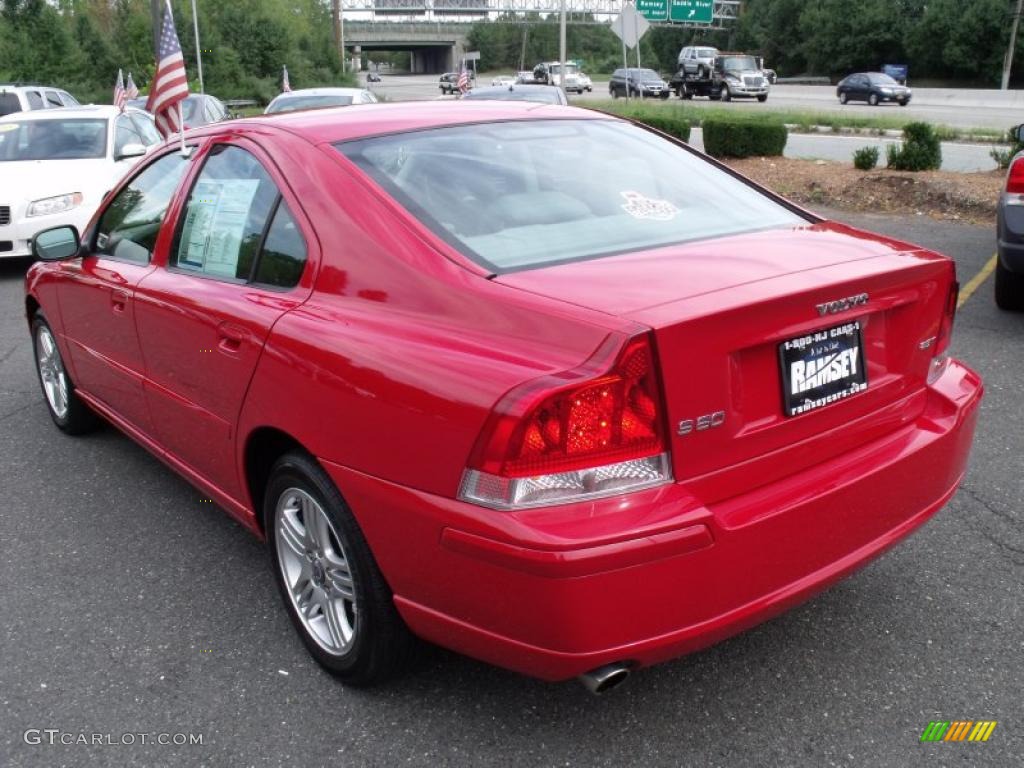 2007 S60 2.5T - Passion Red / Graphite photo #5