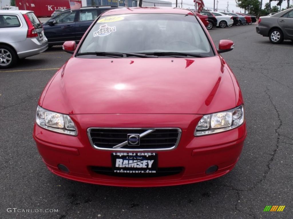 2007 S60 2.5T - Passion Red / Graphite photo #8