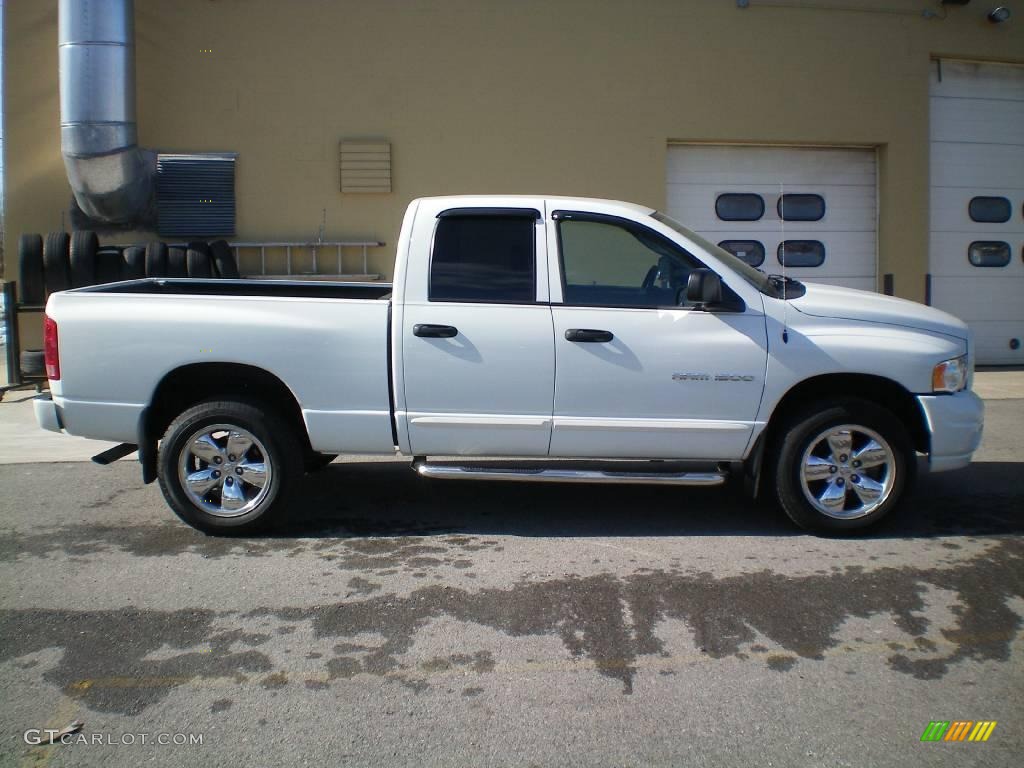 2005 Ram 1500 SLT Quad Cab 4x4 - Bright White / Dark Slate Gray photo #4