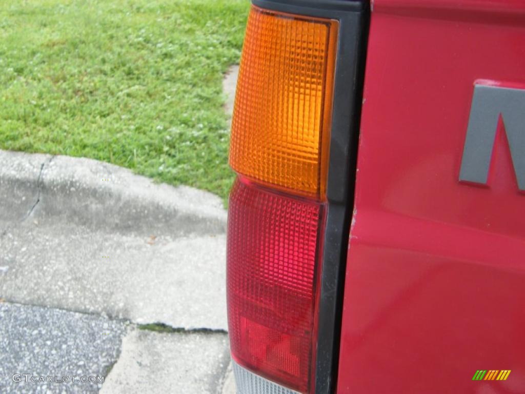 1990 Hardbody Truck Extended Cab - Red / Gray photo #10