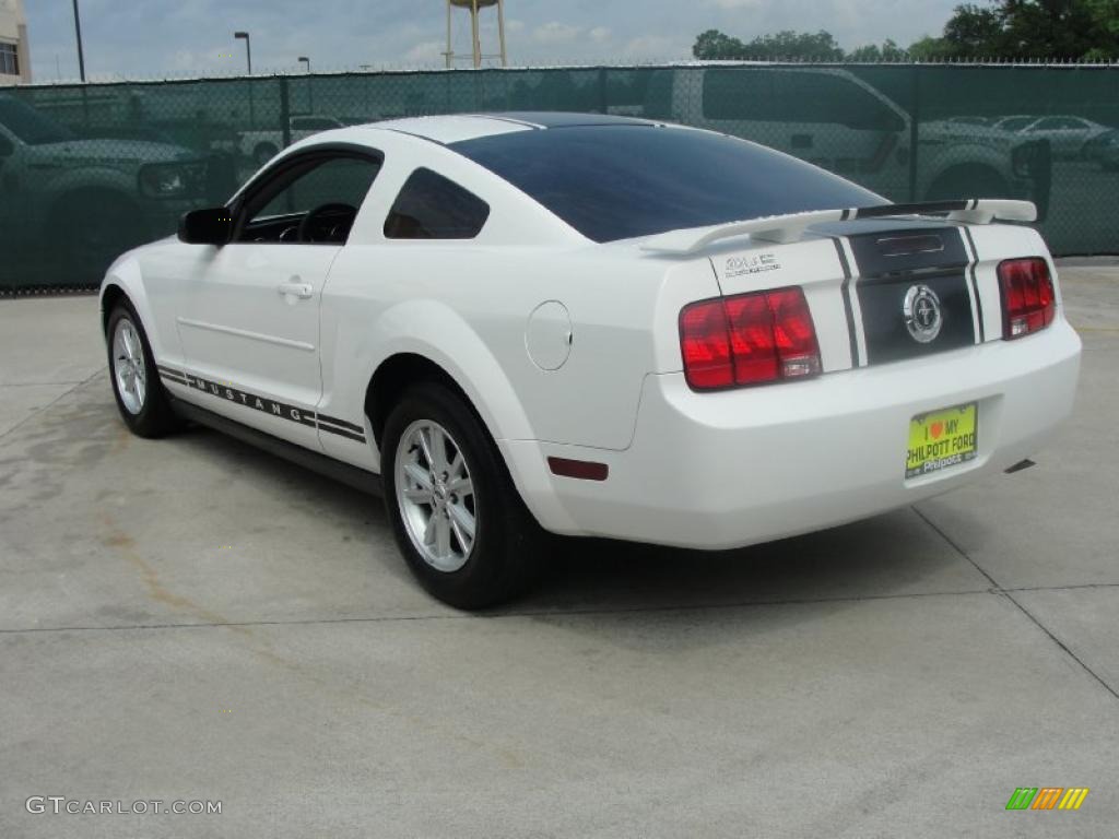 2005 Mustang V6 Deluxe Coupe - Performance White / Light Graphite photo #5
