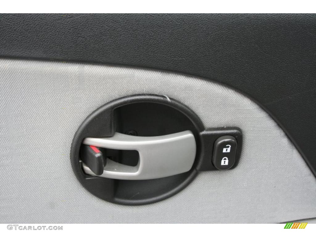 2006 Equinox LS - Black / Light Gray photo #10