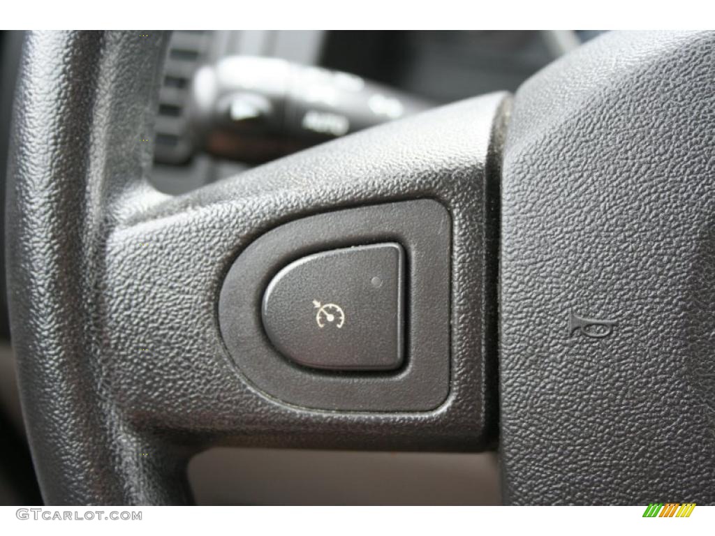 2006 Equinox LS - Black / Light Gray photo #16