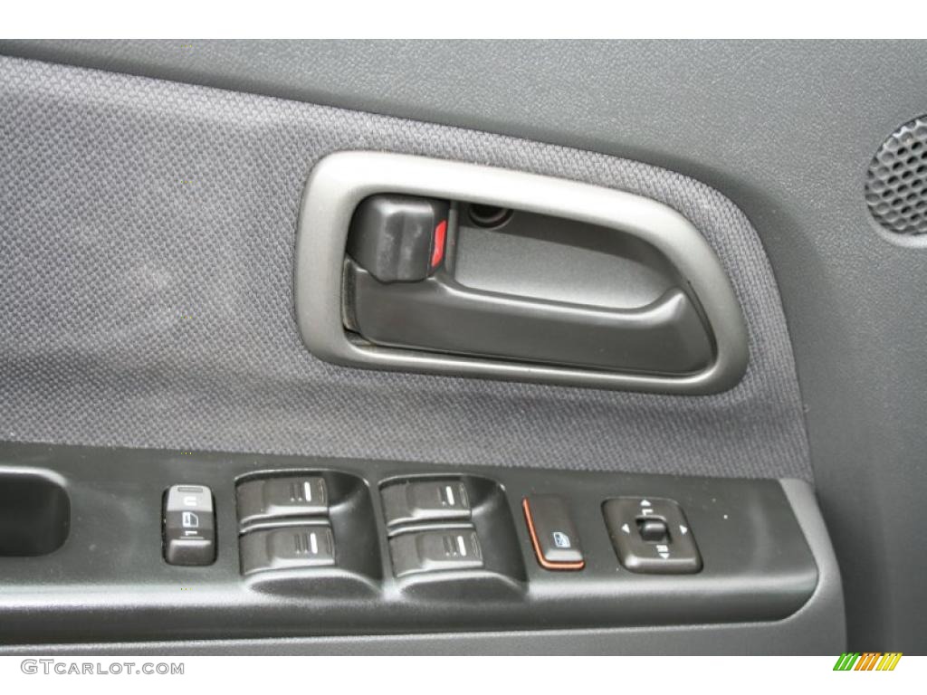 2006 Equinox LS - Black / Light Gray photo #20