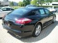 Black - Panamera 4 Photo No. 5